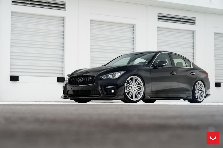  Infiniti Q50S on Vossen Wheels (CV10) 2019 года  (фото 1 из 21)